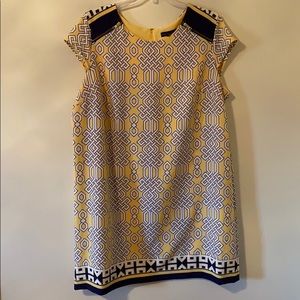 Short sleeve women’s plus size dress